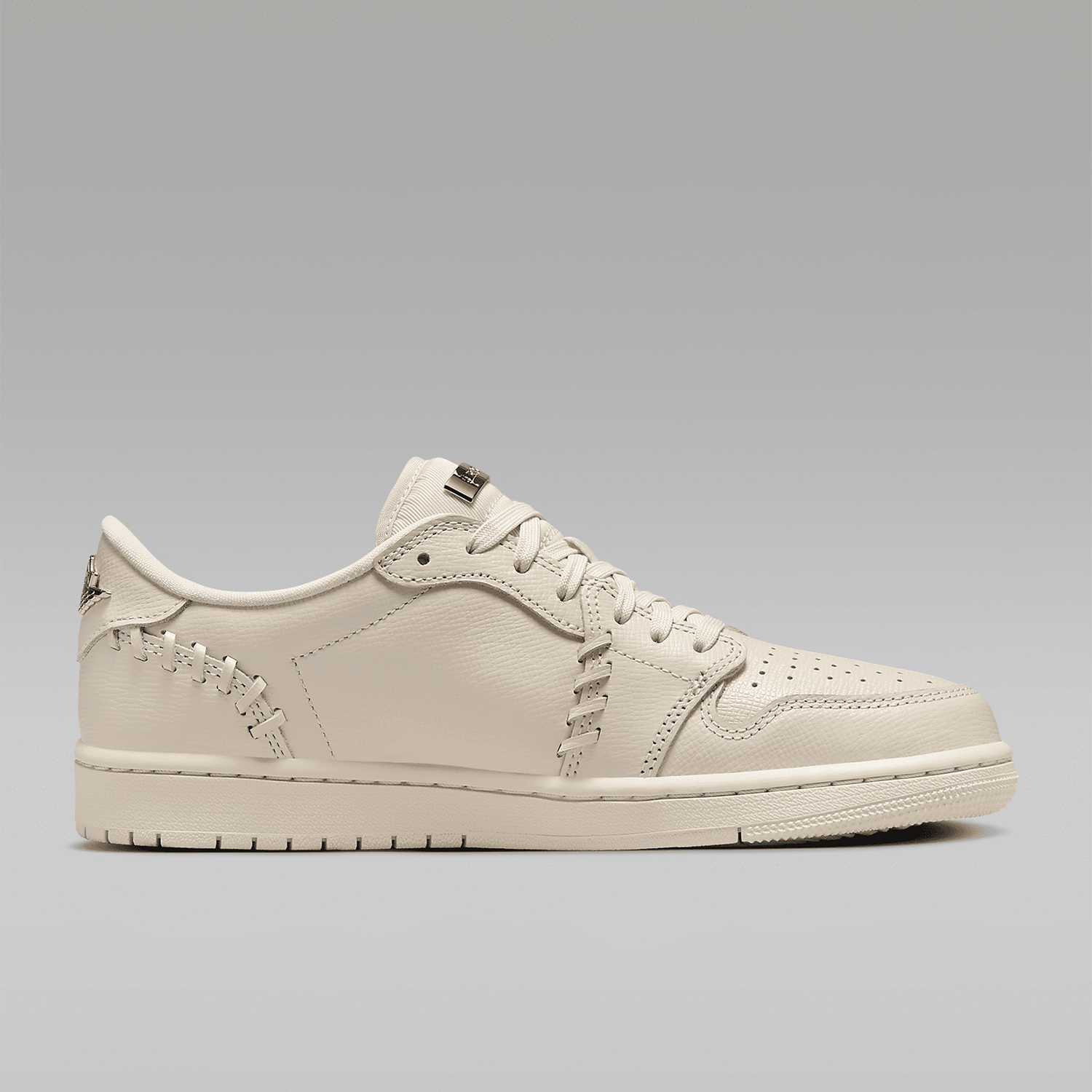 Nike Authentic Air Jordan 1 MM - Women'S Shoes Nike Jordan บทวิจารณ์และราคา