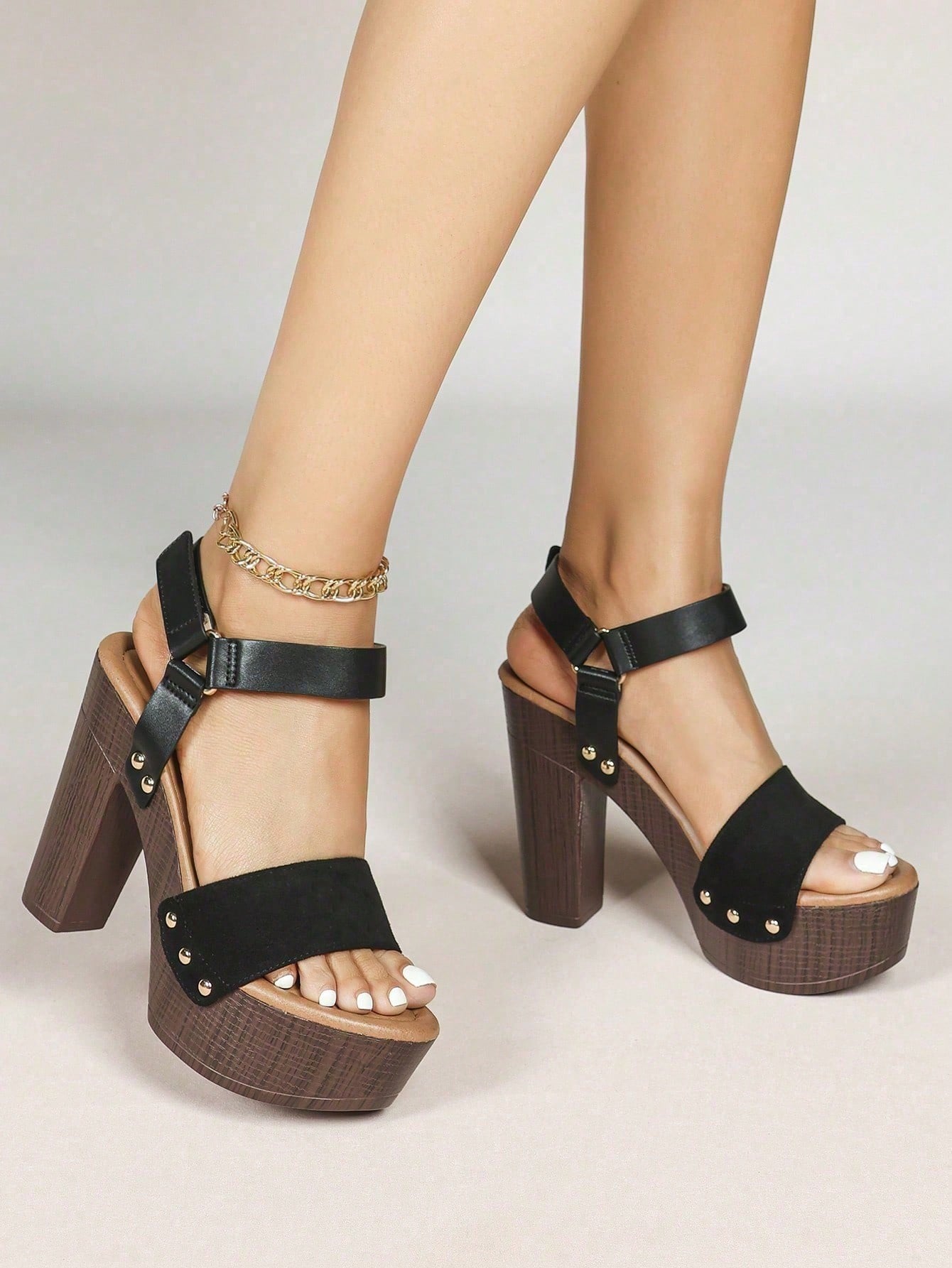 Women Crisscross Band Fashion  - Ankle Strap Heels บทวิจารณ์และราคา