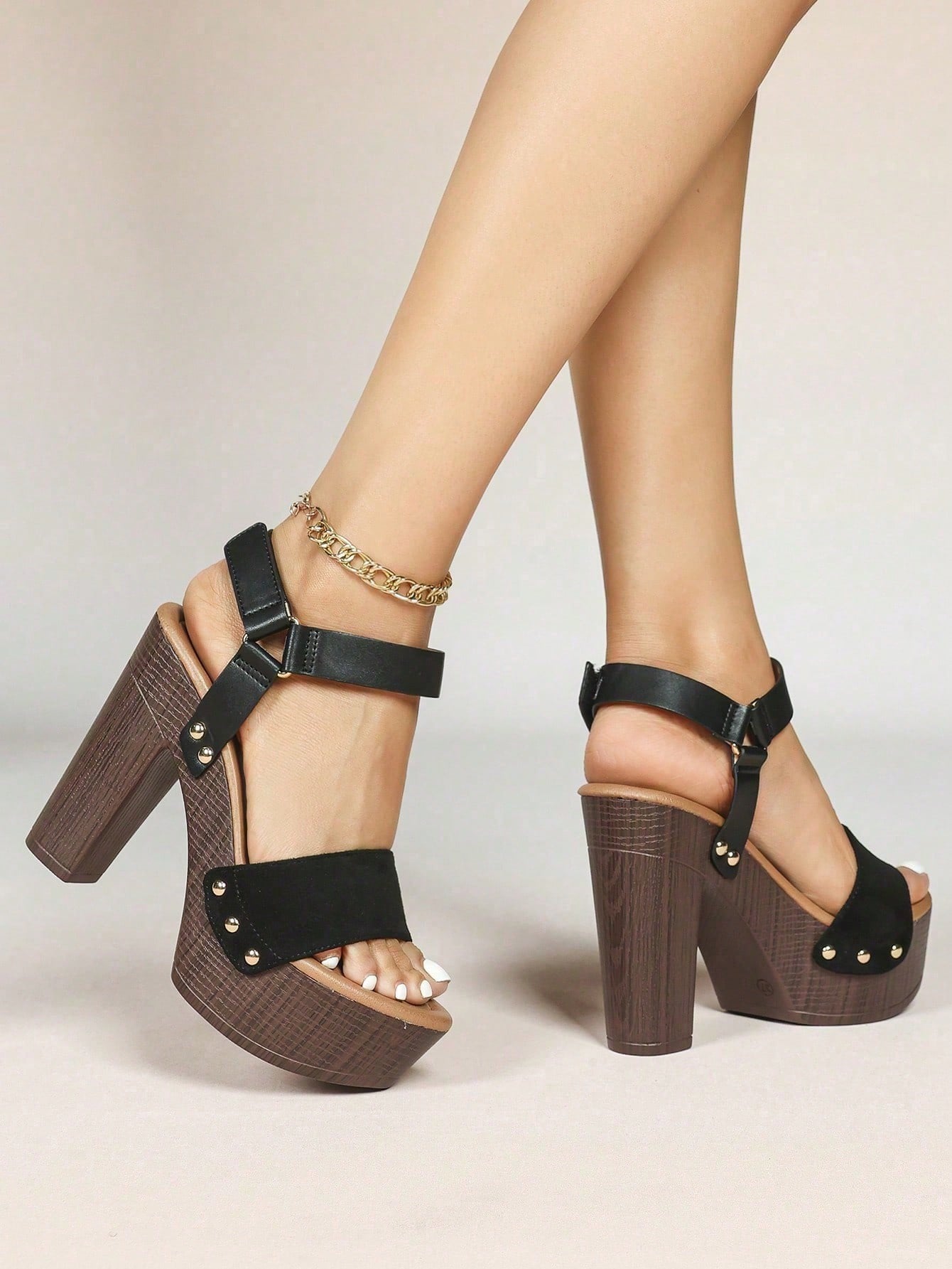 Women Crisscross Band Fashion  - Ankle Strap Heels บทวิจารณ์และราคา