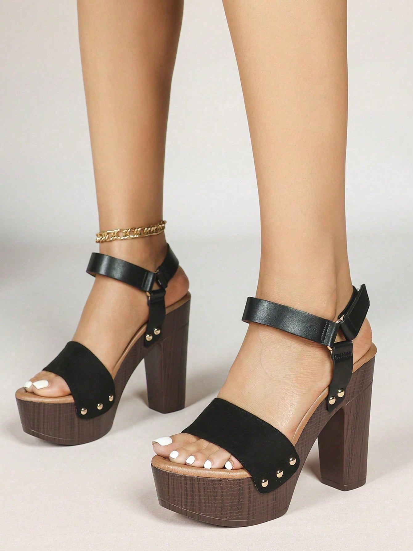 Women Crisscross Band Fashion  - Ankle Strap Heels บทวิจารณ์และราคา