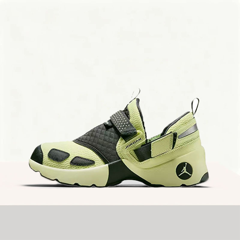 Nike Air Jordan Trunner LX Wom - Women'S Shoes Nike Jordan บทวิจารณ์และราคา