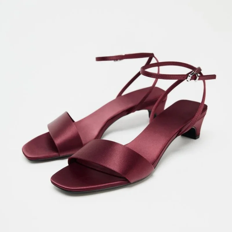 Elegant Square Toe Ankle Strap - Wide Fit Heels บทวิจารณ์และราคา