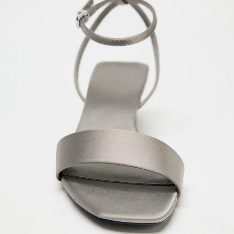 Elegant Square Toe Ankle Strap - Wide Fit Heels บทวิจารณ์และราคา