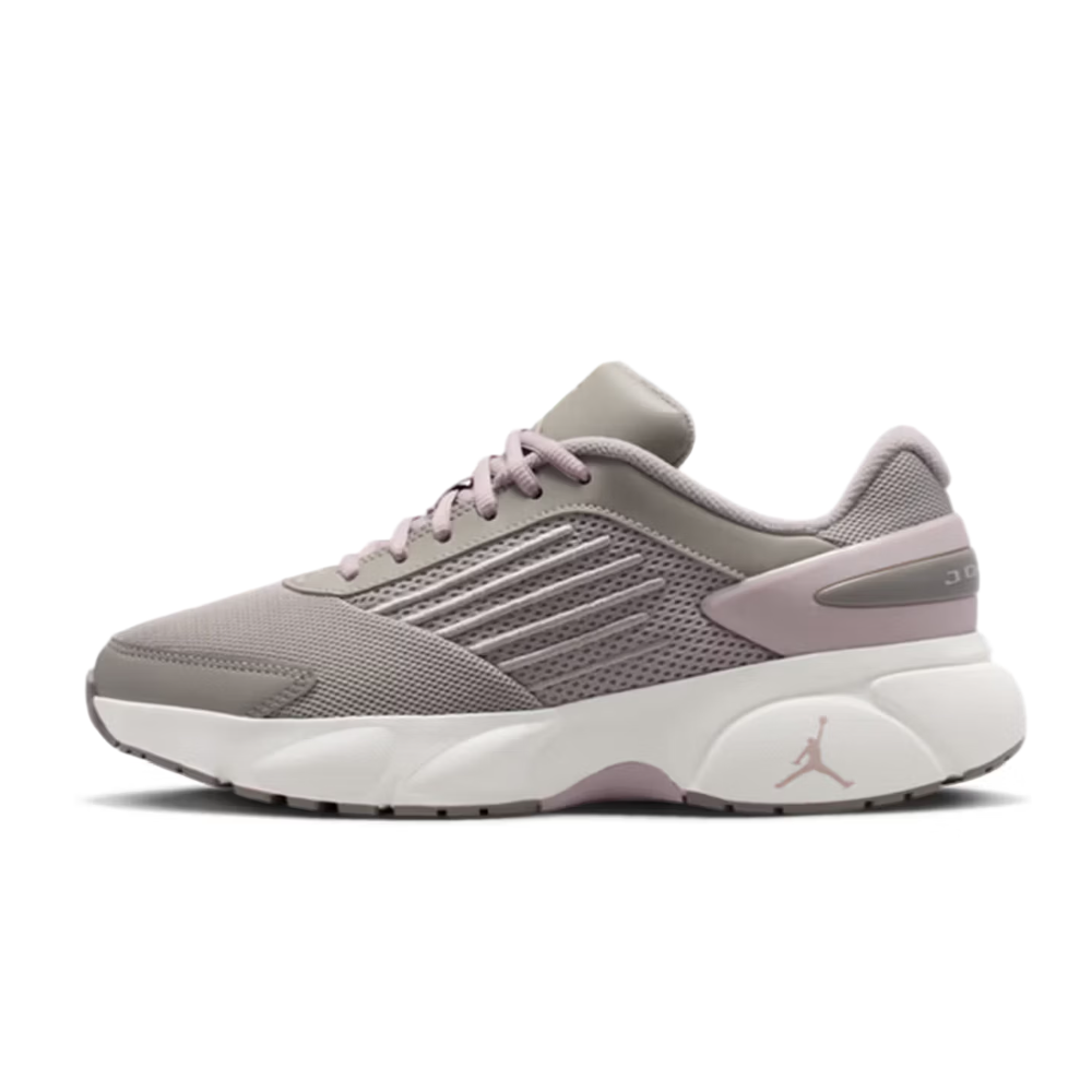 Nike Jordan TRUNNER FLOW: Comf - Women'S Shoes Nike Jordan บทวิจารณ์และราคา