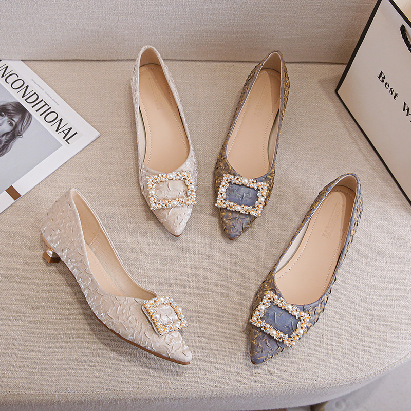 Ivory Textured Satin Pointed T - Ankle Strap Heels บทวิจารณ์และราคา