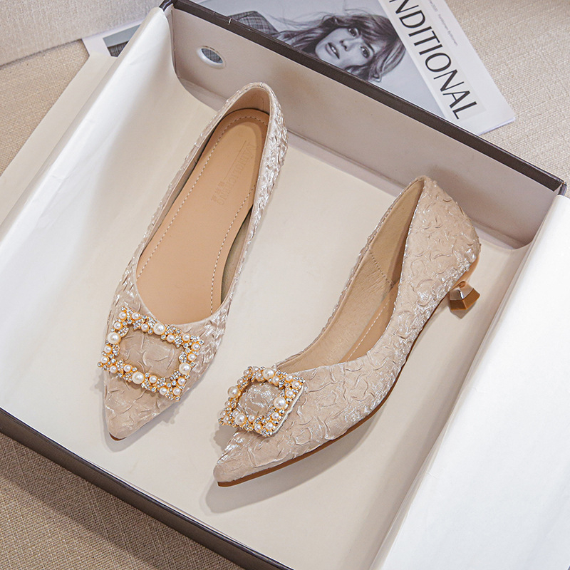 Ivory Textured Satin Pointed T - Ankle Strap Heels บทวิจารณ์และราคา